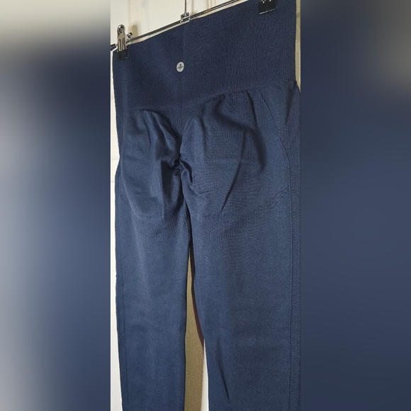 Halara OneForm Seamless Flow HR Tummy Control Butt Lifting Leggings Navy Blazer - Picture 6 of 8